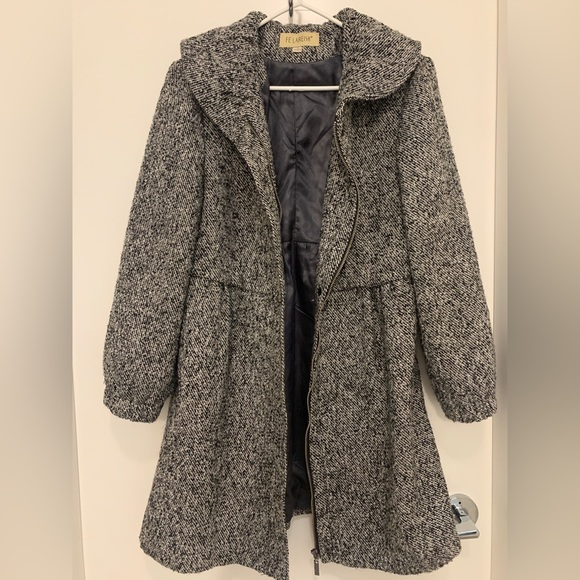 Stylish Fe Lareish Coat 🧥 - Picture 1 of 5